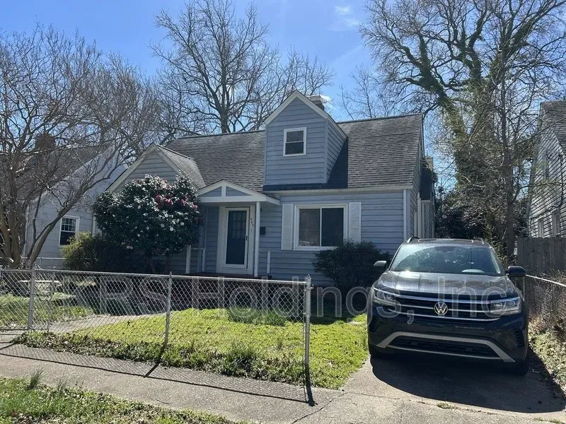 4 Bed 3 Bath Modern Contemporary Residence in Norfolk, VA