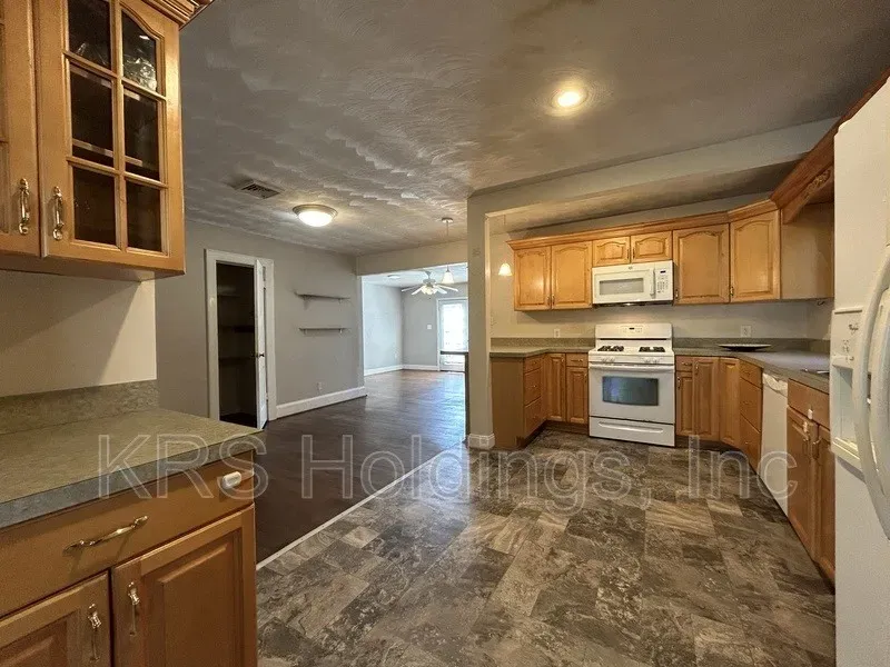 4 Bed 3 Bath Modern Contemporary Residence in Norfolk, VA - 4