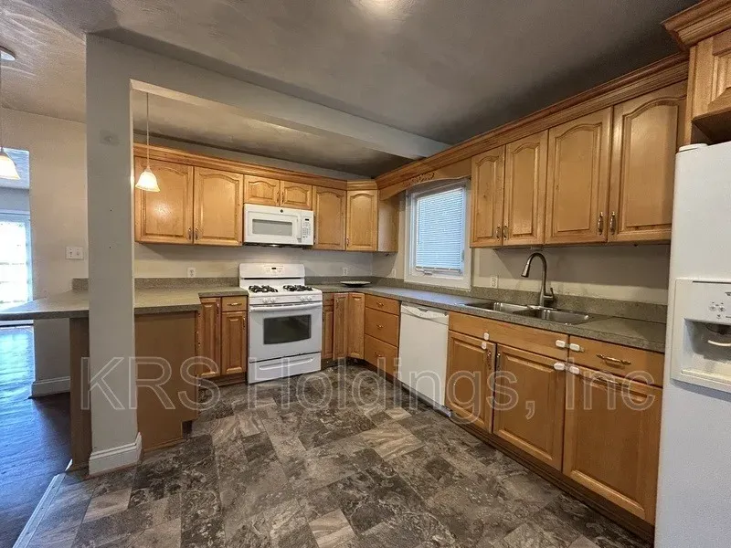 4 Bed 3 Bath Modern Contemporary Residence in Norfolk, VA - 5