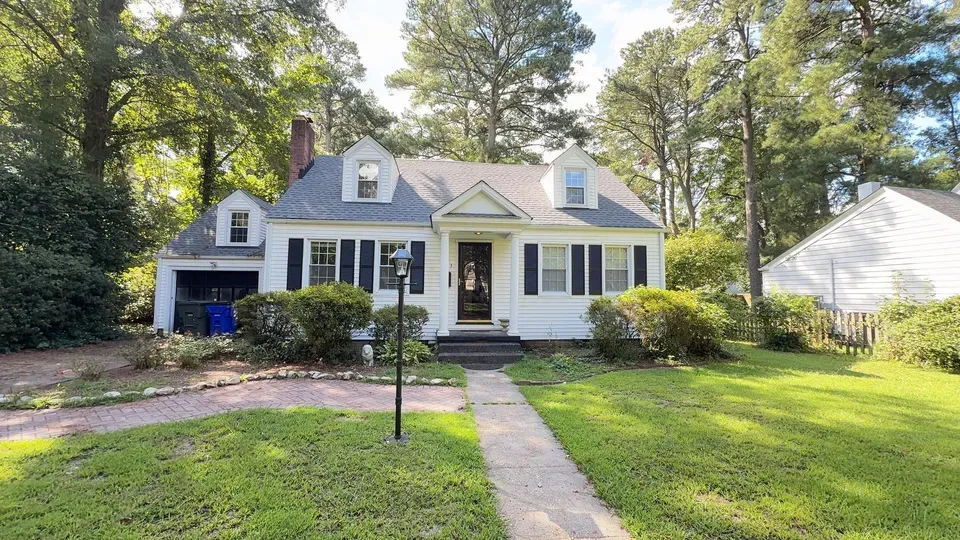 4 Bed 3 Bath Modern Contemporary Residence in Norfolk, VA
