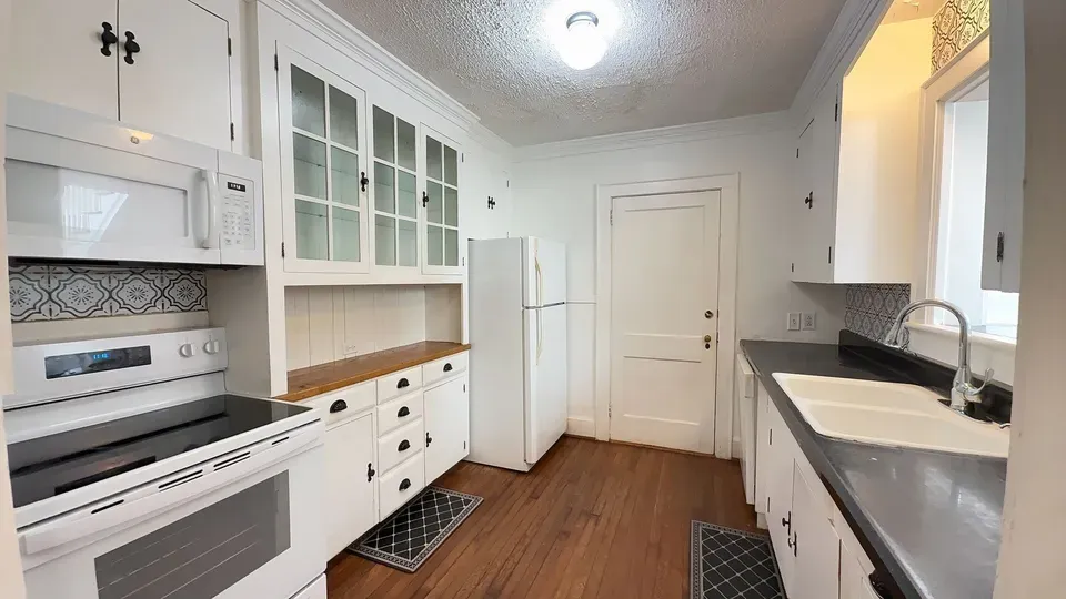4 Bed 3 Bath Modern Contemporary Residence in Norfolk, VA - 3