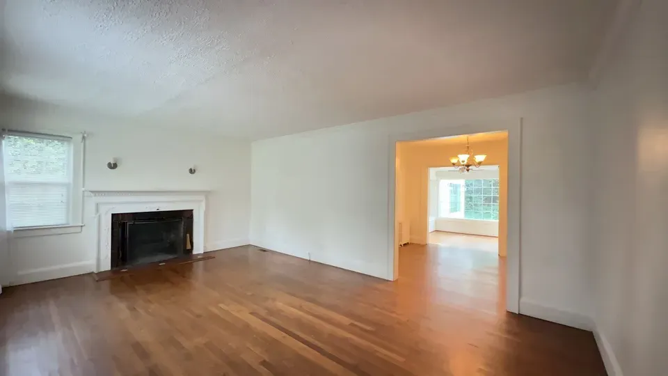 4 Bed 3 Bath Modern Contemporary Residence in Norfolk, VA - 5