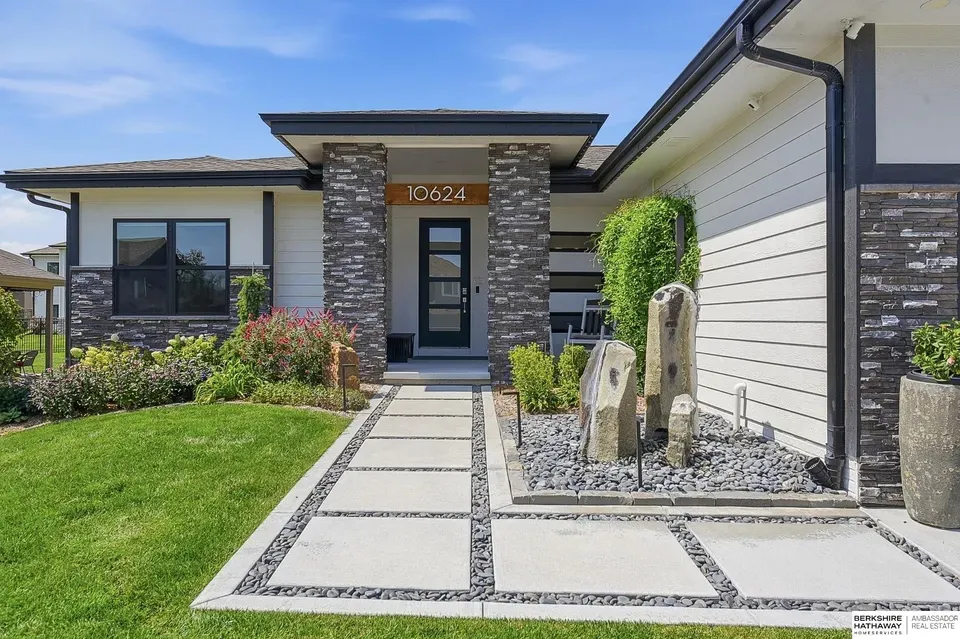 4 Bed 3 Bath Modern Contemporary Residence in Omaha, NE - 3