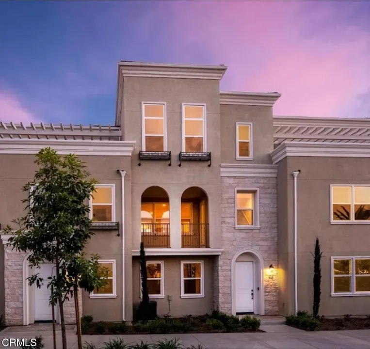 4 Bed 3 Bath Modern Contemporary Residence in Oxnard, CA - 1