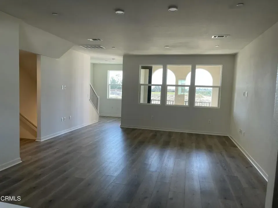 4 Bed 3 Bath Modern Contemporary Residence in Oxnard, CA - 5