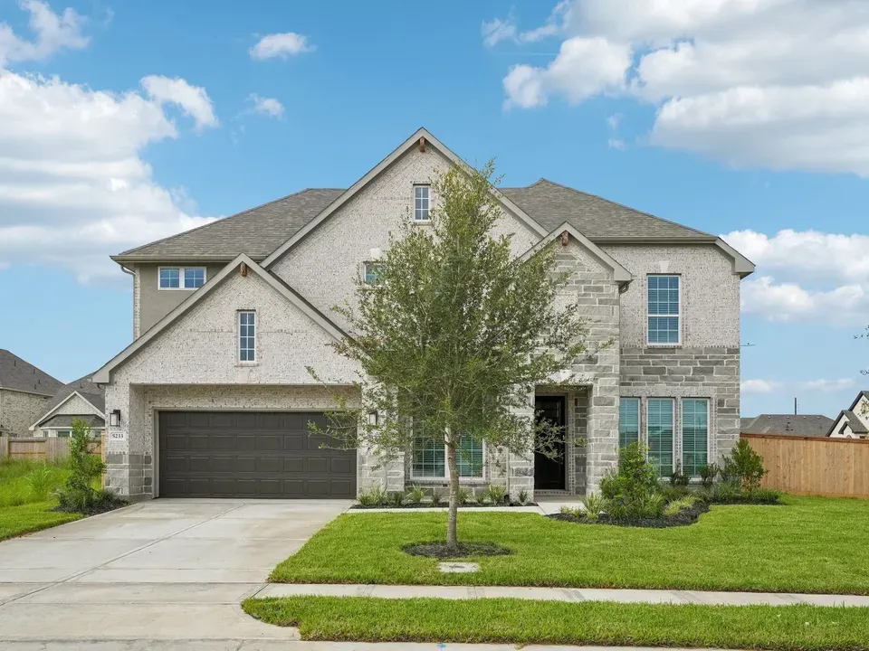 4 Bed 3 Bath Modern Contemporary Residence in Pearland, TX