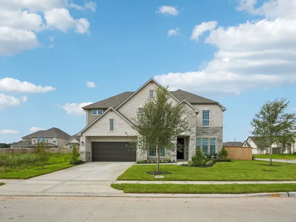 4 Bed 3 Bath Modern Contemporary Residence in Pearland, TX - 2