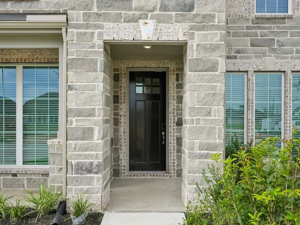 4 Bed 3 Bath Modern Contemporary Residence in Pearland, TX - 5