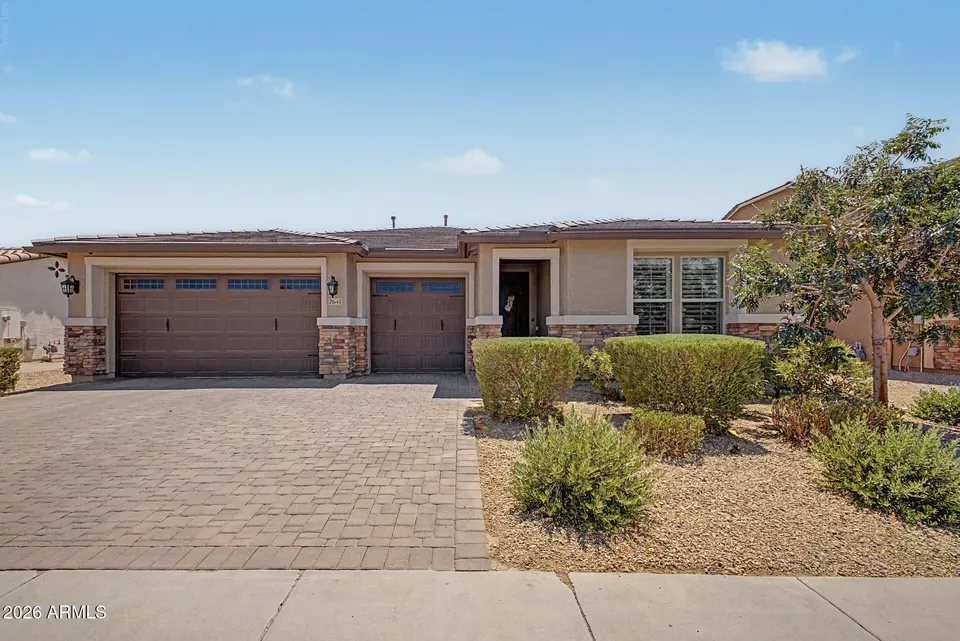 4 Bed 3 Bath Modern Contemporary Residence in Phoenix, AZ - 2