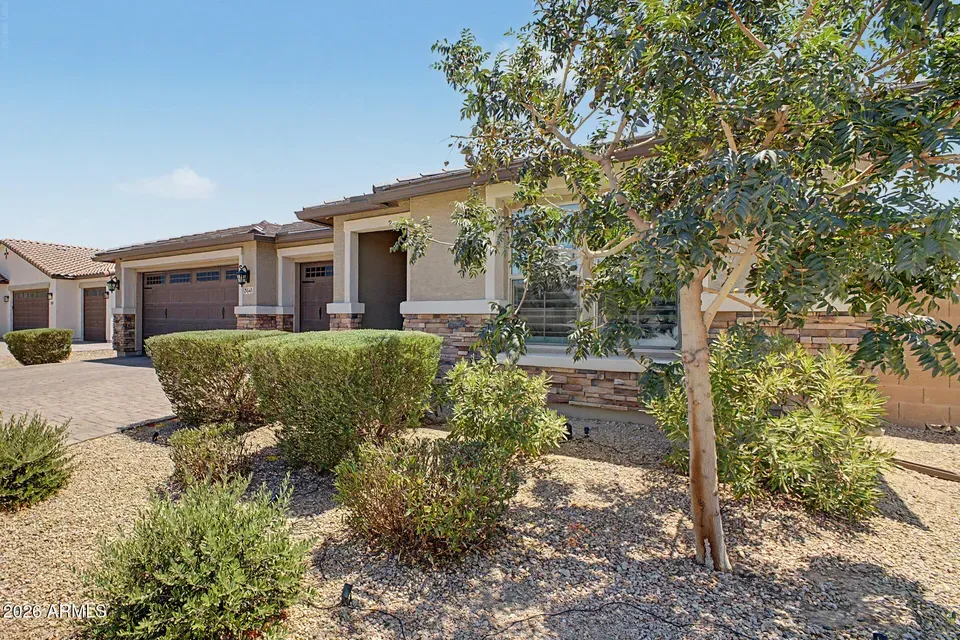 4 Bed 3 Bath Modern Contemporary Residence in Phoenix, AZ - 3