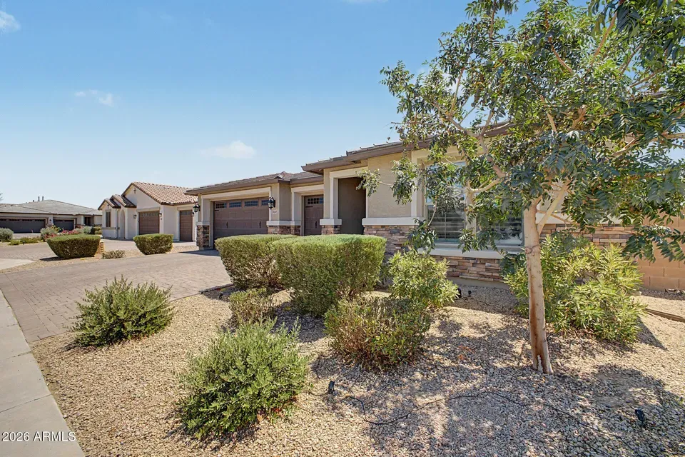 4 Bed 3 Bath Modern Contemporary Residence in Phoenix, AZ - 4