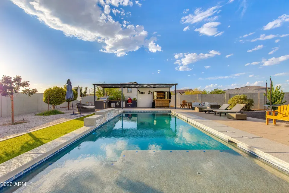 4 Bed 3 Bath Modern Contemporary Residence in Phoenix, AZ - 3