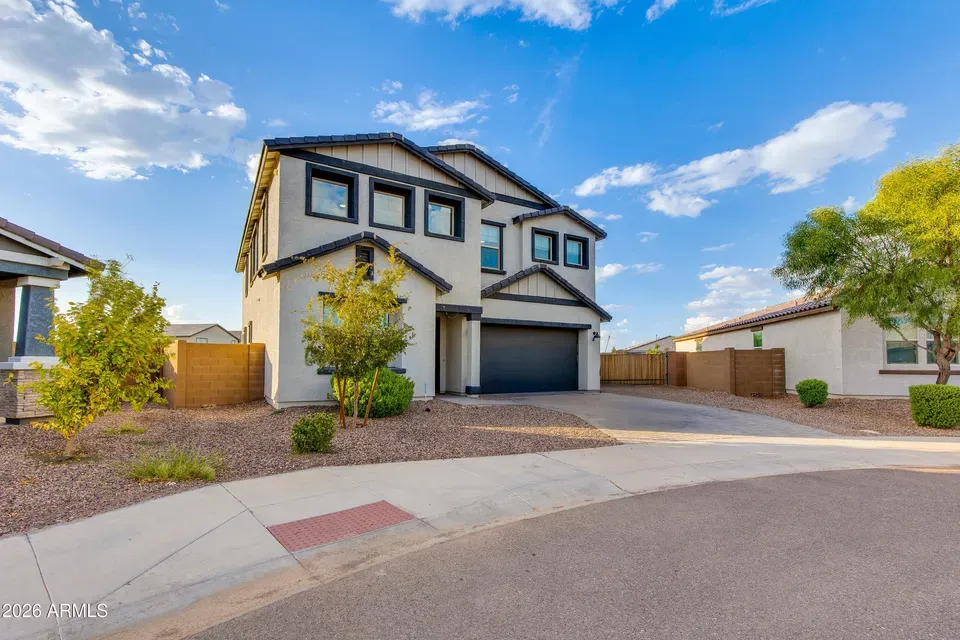 4 Bed 3 Bath Modern Contemporary Residence in Phoenix, AZ - 4