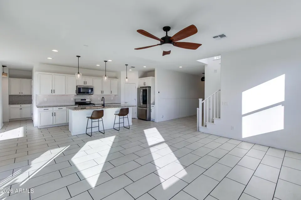 4 Bed 3 Bath Modern Contemporary Residence in Phoenix, AZ - 5