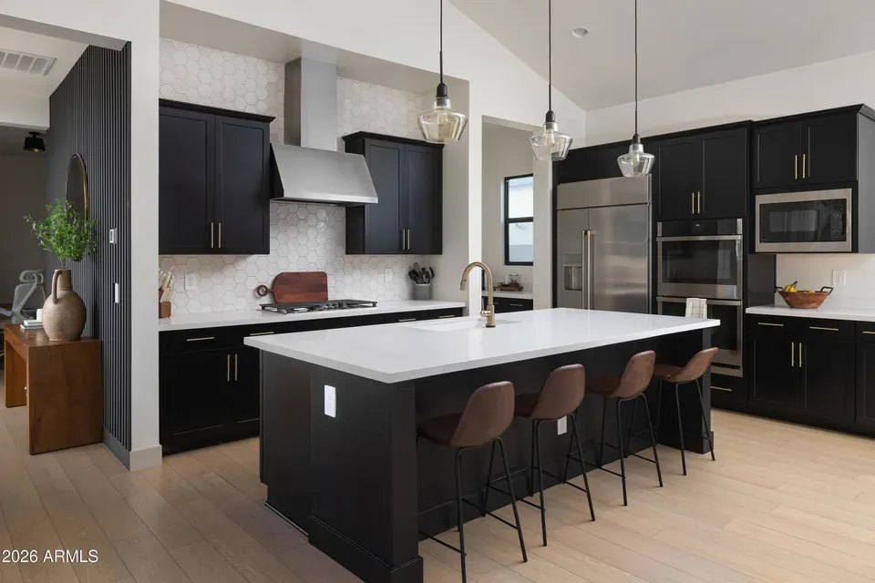 4 Bed 3 Bath Modern Contemporary Residence in Phoenix, AZ - 2
