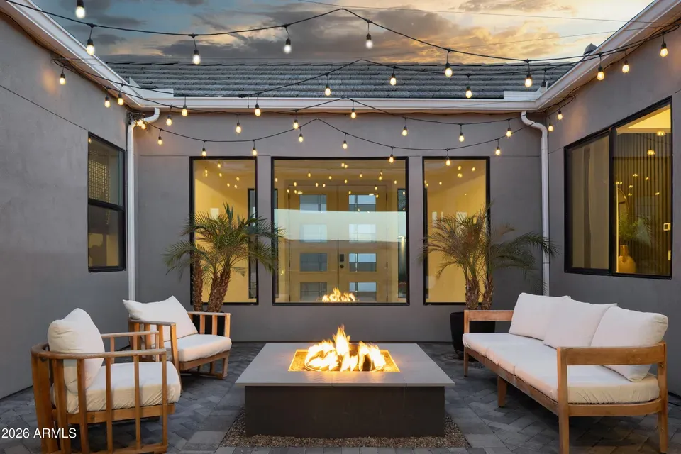4 Bed 3 Bath Modern Contemporary Residence in Phoenix, AZ - 4