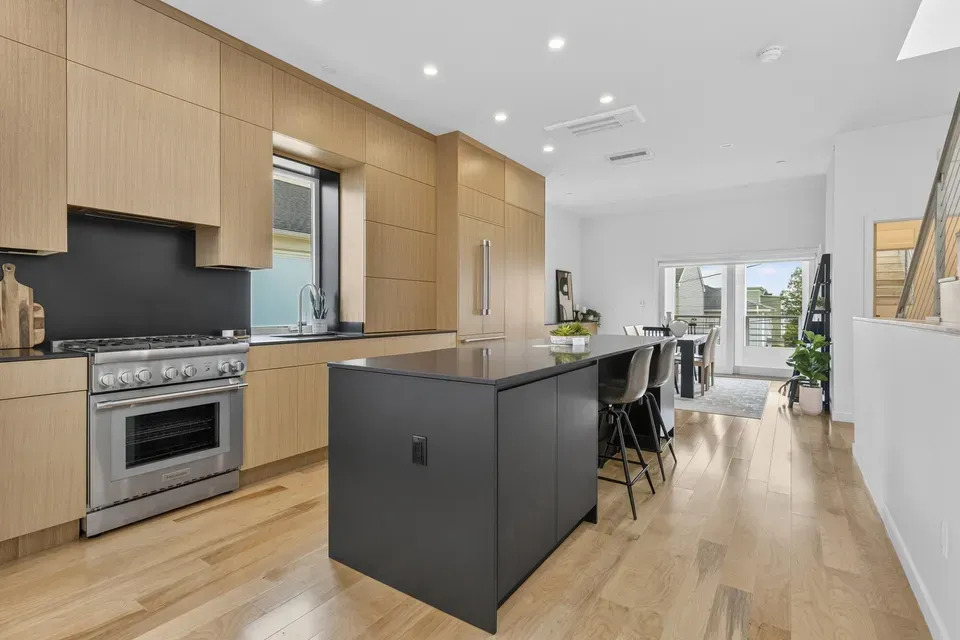 4 Bed 3 Bath Modern Contemporary Residence in Portland, ME - 2