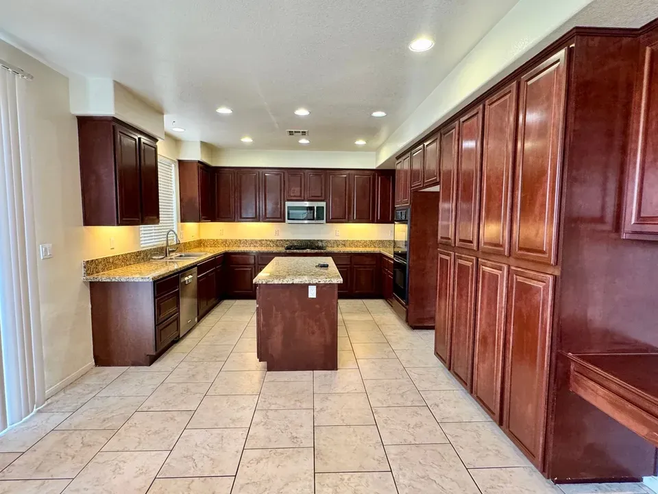 4 Bed 3 Bath Modern Contemporary Residence in Temecula, CA - 3