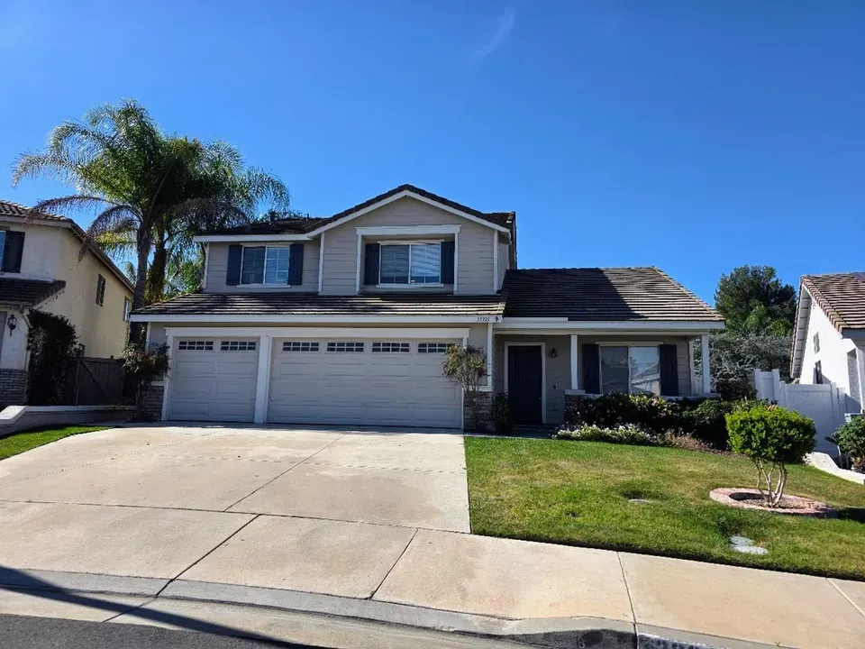 4 Bed 3 Bath Modern Contemporary Residence in Temecula, CA