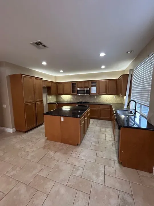 4 Bed 3 Bath Modern Contemporary Residence in Temecula, CA - 4
