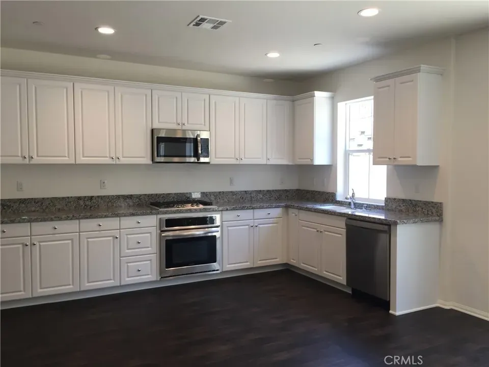 4 Bed 3 Bath Modern Contemporary Residence in Temecula, CA - 2