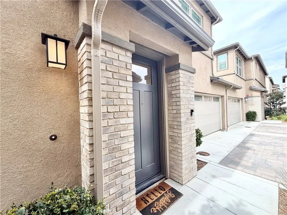 4 Bed 3 Bath Modern Contemporary Residence in Temecula, CA - 3