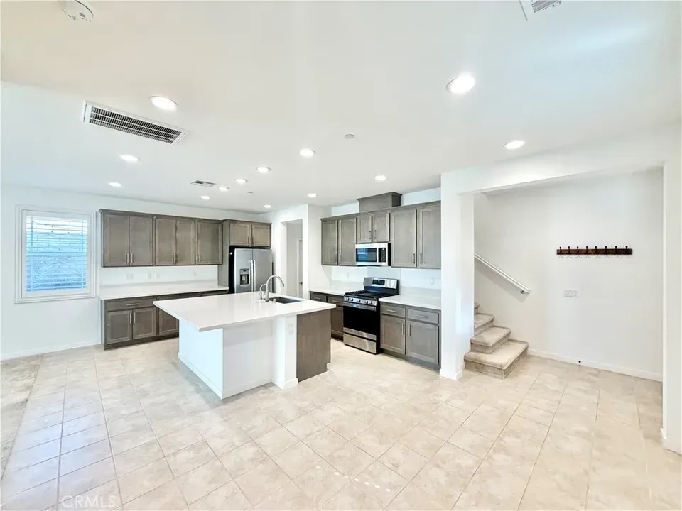 4 Bed 3 Bath Modern Contemporary Residence in Temecula, CA - 5