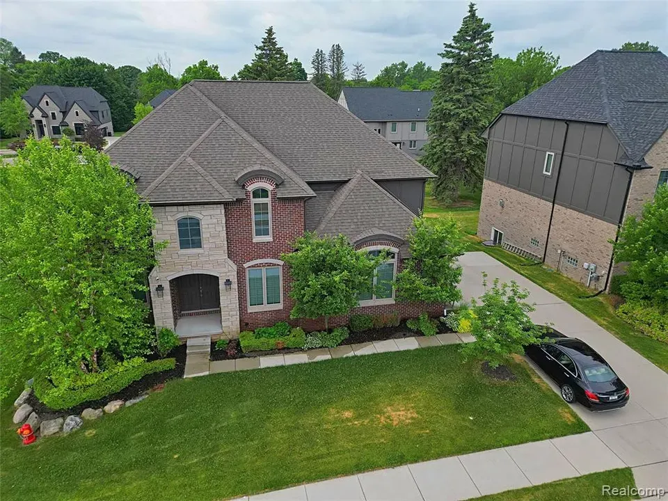 4 Bed 3 Bath Modern Contemporary Residence in Troy, MI - 5