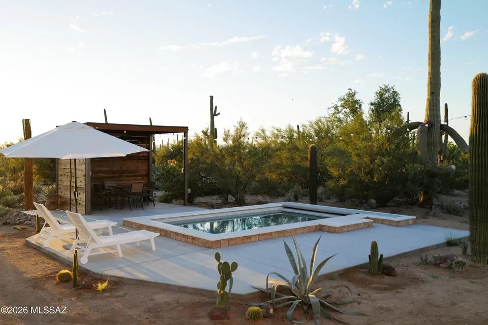 4 Bed 3 Bath Modern Contemporary Residence in Tucson, AZ - 2