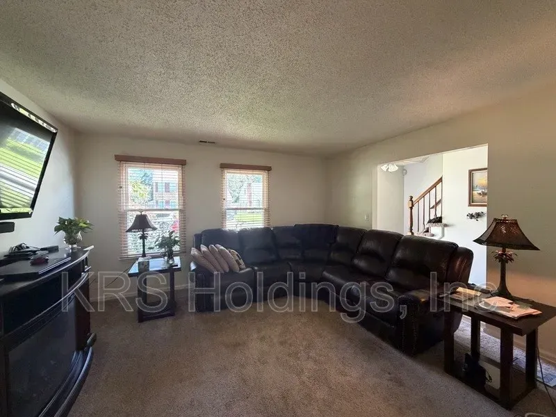 4 Bed 3 Bath Modern Contemporary Residence in Virginia Beach, VA - 4