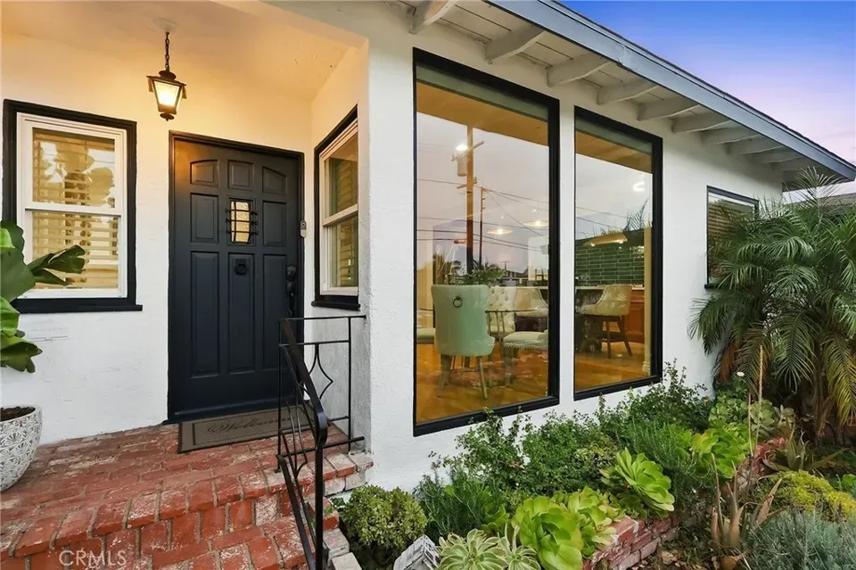 4 Bed 3 Bath Multi-Unit Residential Property in Los Angeles, CA - 3