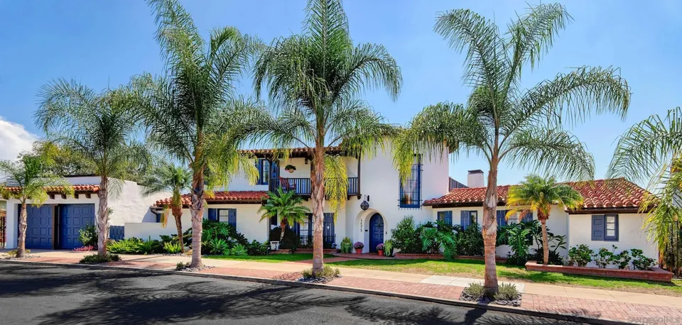 4 Bed 3 Bath Traditional Craftsman in San Diego, CA
