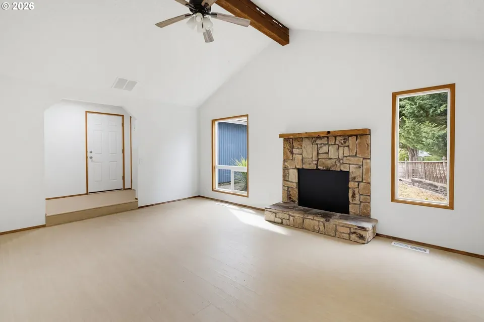 4 Bed 3 Bath Traditional Suburban Family Home in Beaverton, OR - 5