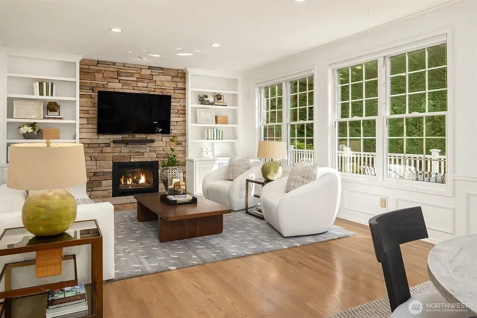 4 Bed 3 Bath Traditional Suburban Family Home in Bellevue, WA - 5