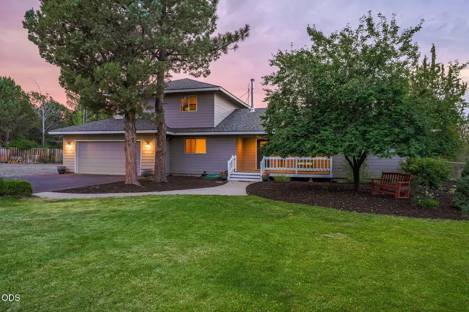 4 Bed 3 Bath Traditional Suburban Family Home in Bend, OR