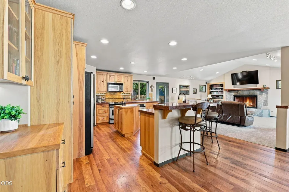 4 Bed 3 Bath Traditional Suburban Family Home in Bend, OR - 4