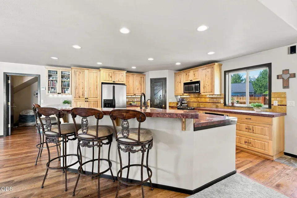 4 Bed 3 Bath Traditional Suburban Family Home in Bend, OR - 5