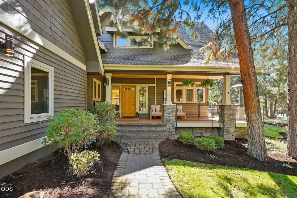 4 Bed 3 Bath Traditional Suburban Family Home in Bend, OR - 4