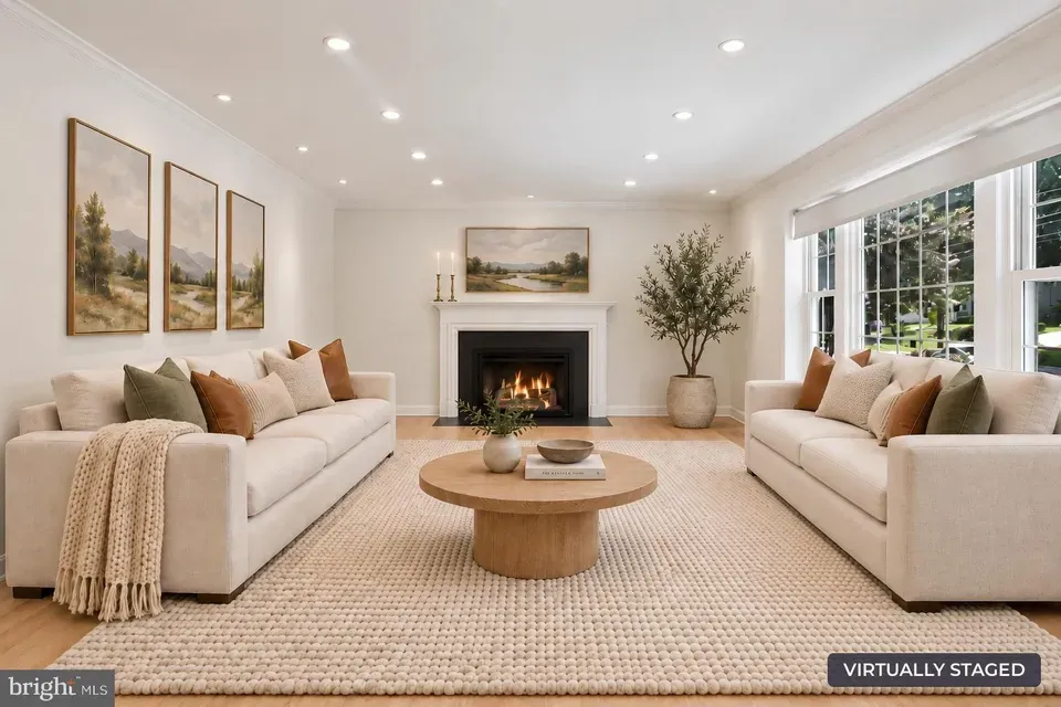 4 Bed 3 Bath Traditional Suburban Family Home in Bethesda, MD - 2