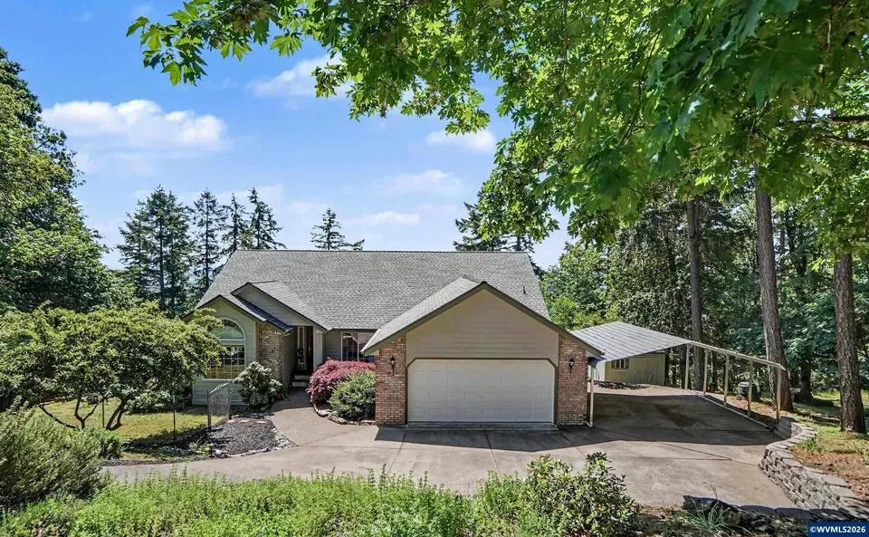 4 Bed 3 Bath Traditional Suburban Family Home in Corvallis, OR