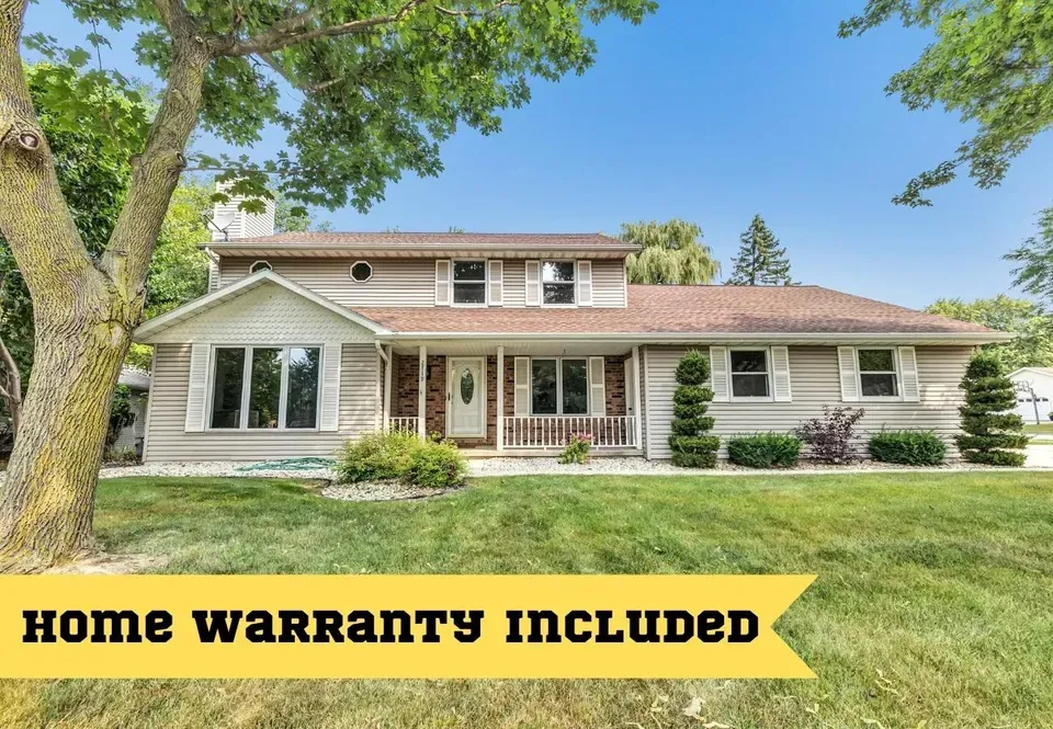 4 Bed 3 Bath Traditional Suburban Family Home in Green Bay, WI - 1