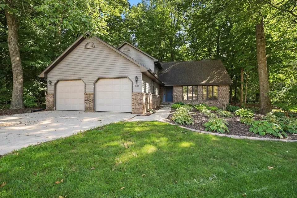 4 Bed 3 Bath Traditional Suburban Family Home in Green Bay, WI