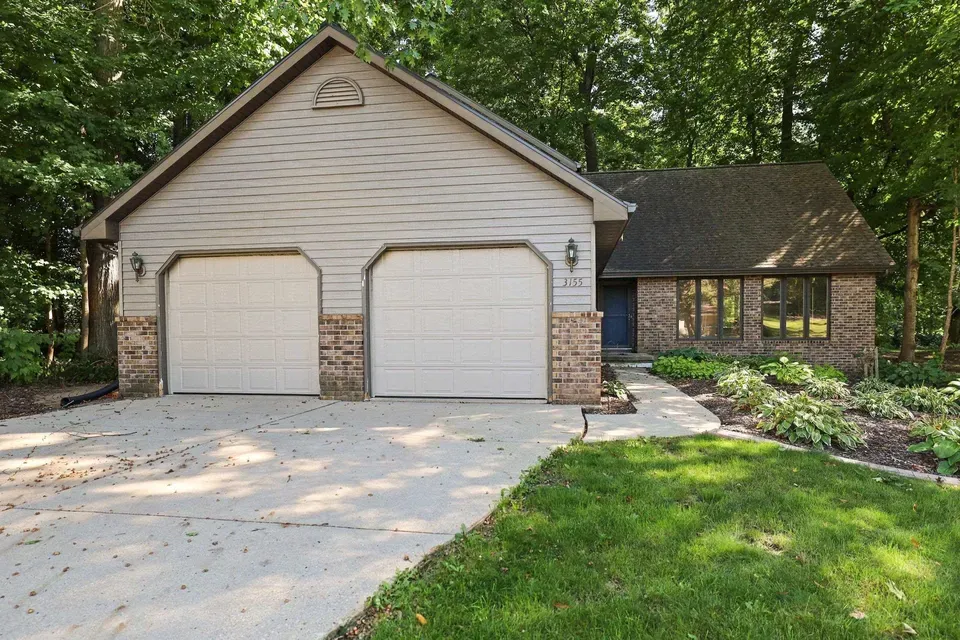 4 Bed 3 Bath Traditional Suburban Family Home in Green Bay, WI - 5