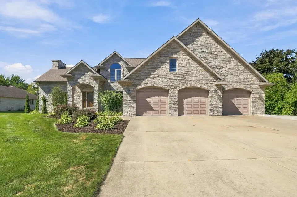 4 Bed 3 Bath Traditional Suburban Family Home in Green Bay, WI