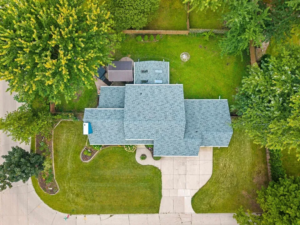 4 Bed 3 Bath Traditional Suburban Family Home in Green Bay, WI - 3