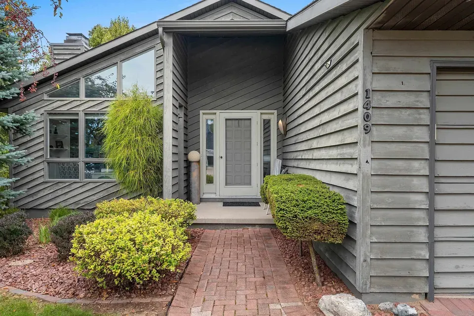 4 Bed 3 Bath Traditional Suburban Family Home in Green Bay, WI - 3