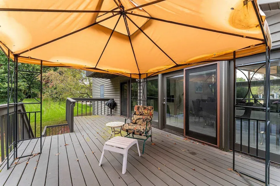 4 Bed 3 Bath Traditional Suburban Family Home in Green Bay, WI - 4