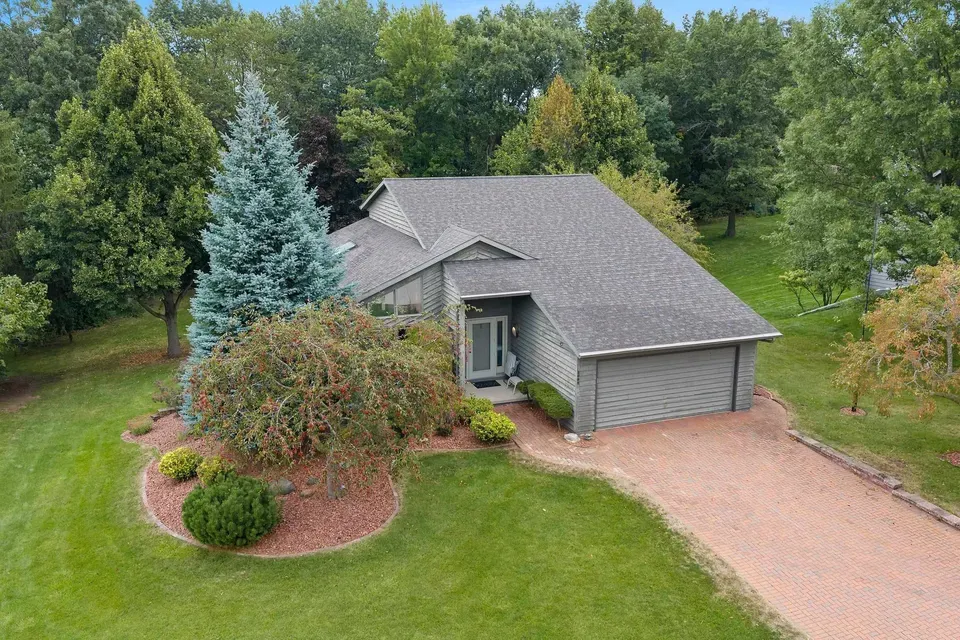4 Bed 3 Bath Traditional Suburban Family Home in Green Bay, WI - 5