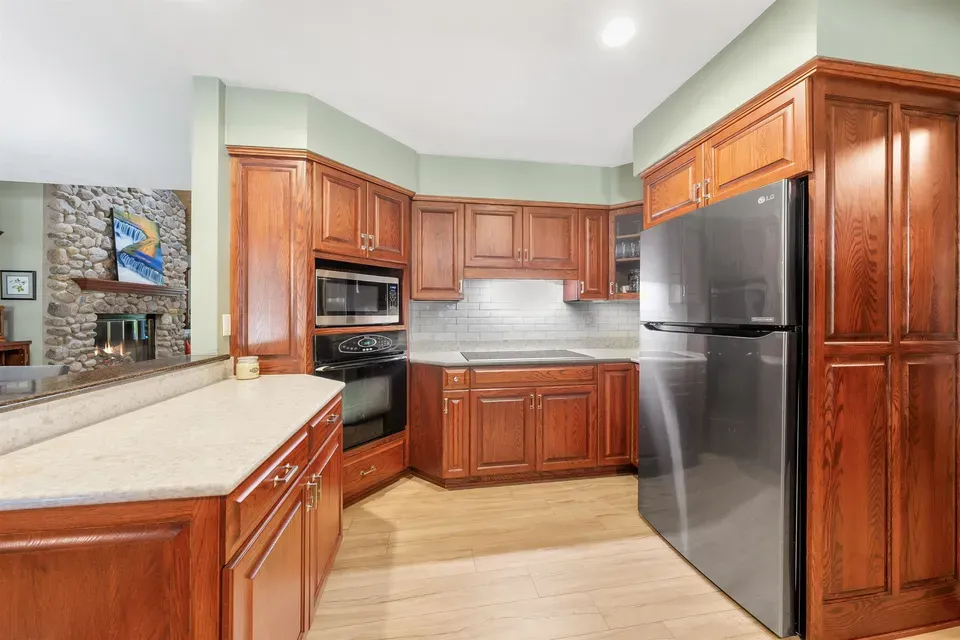 4 Bed 3 Bath Traditional Suburban Family Home in Green Bay, WI - 5