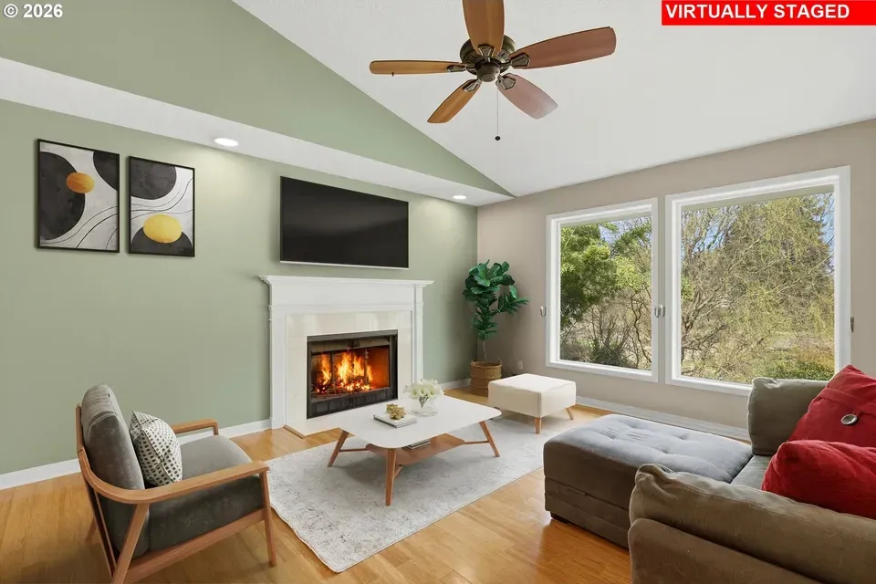 4 Bed 3 Bath Traditional Suburban Family Home in Hillsboro, OR - 2